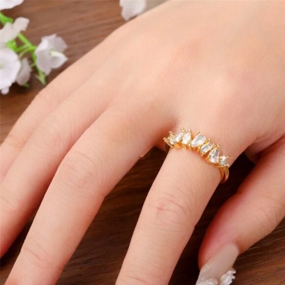 NEW GOLD ETERNITY STONE SIMULATED DIAMOND SQUARE BAGUETTE RING - Picture 4 of 4